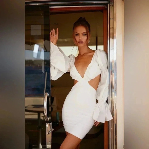 NWOT Alamour The Label Miliani White Cotton Cutout Puff Sleeve Mini Dress XS - Picture 5 of 15